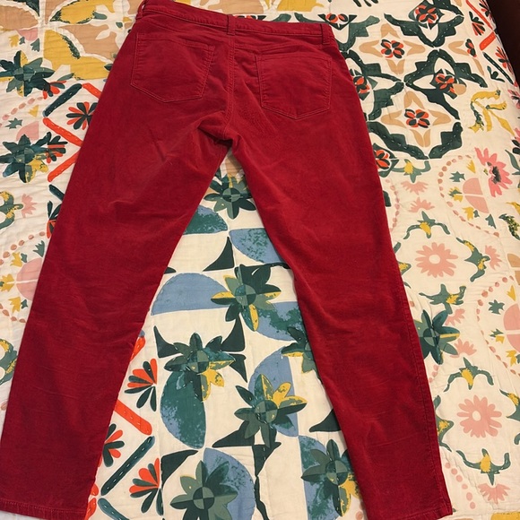 Banana Republic skinny red velvet jeans. Sz 8 - Picture 3 of 4